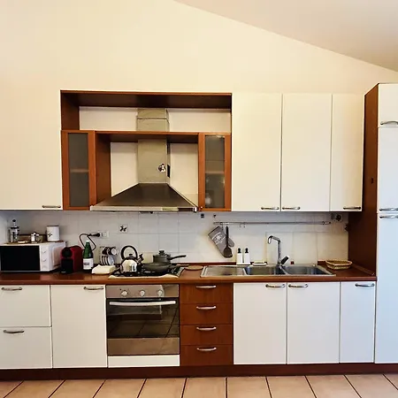 A Per Famiglia Di 4 Persone Con Vista Sulle Montagne Apartment